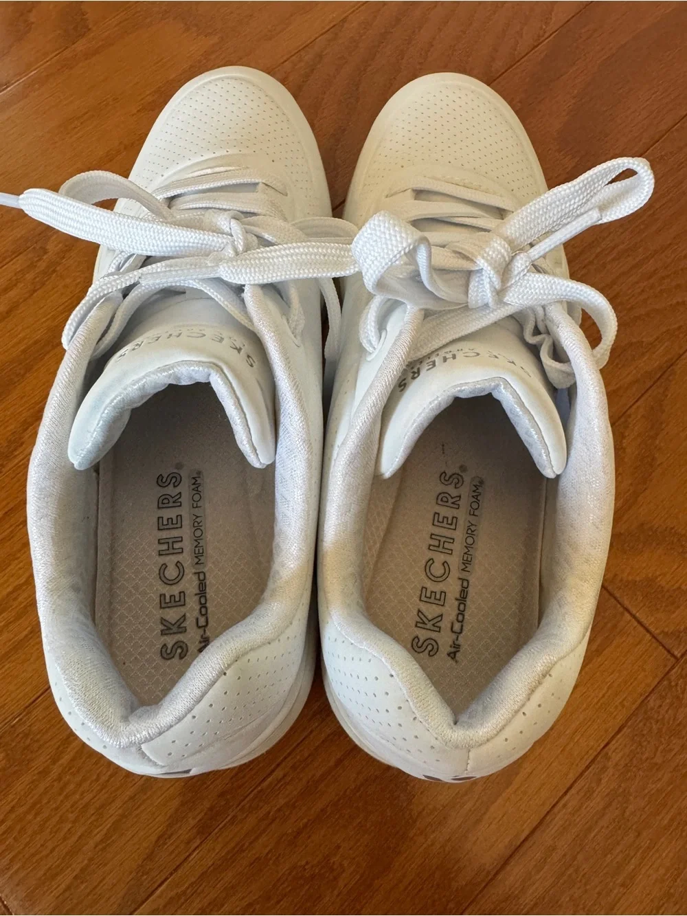 Skechers Women's Uno- Stand On Air Sneakers